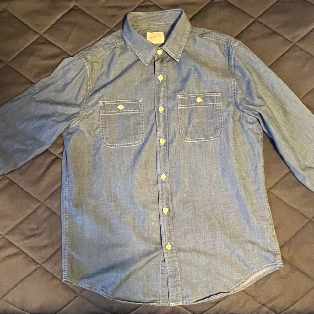 American Eagle Men’s Denim Button Down